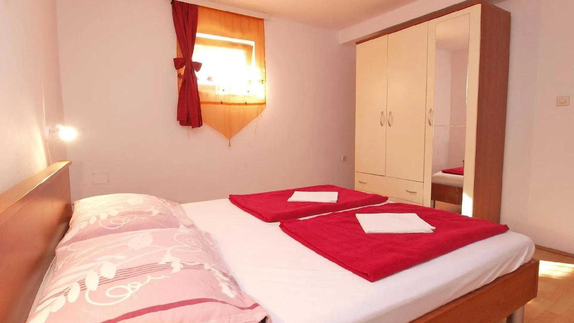Ferienwohnung Fuer 4 Personen Ca 42 Qm In Fazana-Surida, Istrien Istrische Riviera Valbandon 0*,  Kroatien